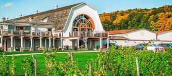  Tiny Home, King Bed & Hot Tub, Unit B