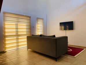 Basic Duplex, Garden View | Living area
