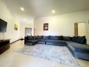 Living area - Amaryllis Residences Mount Pleasant  (Blantyre)