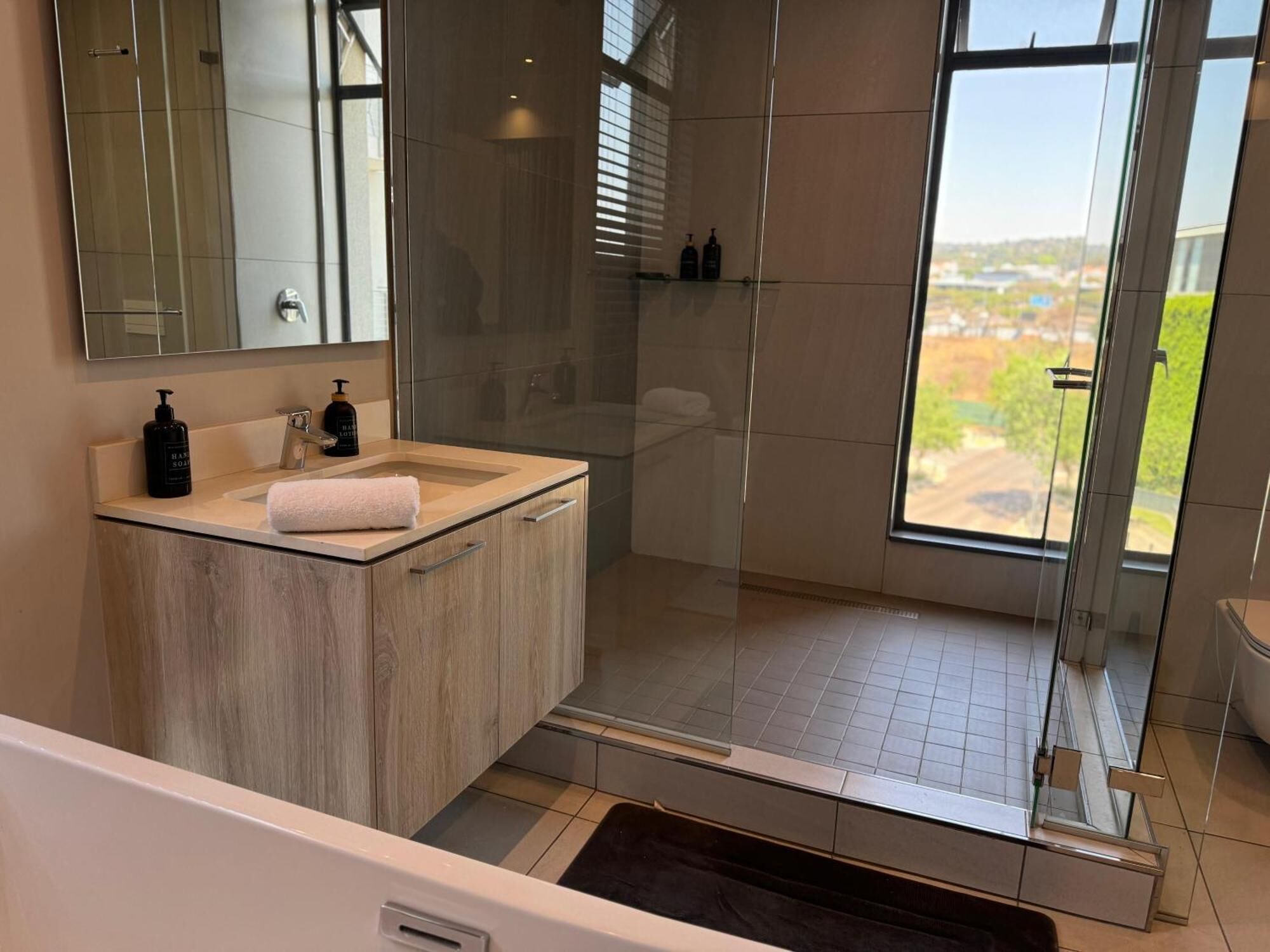 Dusche, Handtücher, Seife, Toilettenpapier