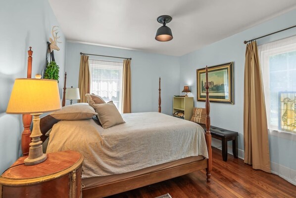 2 bedrooms, desk, iron/ironing board, free WiFi