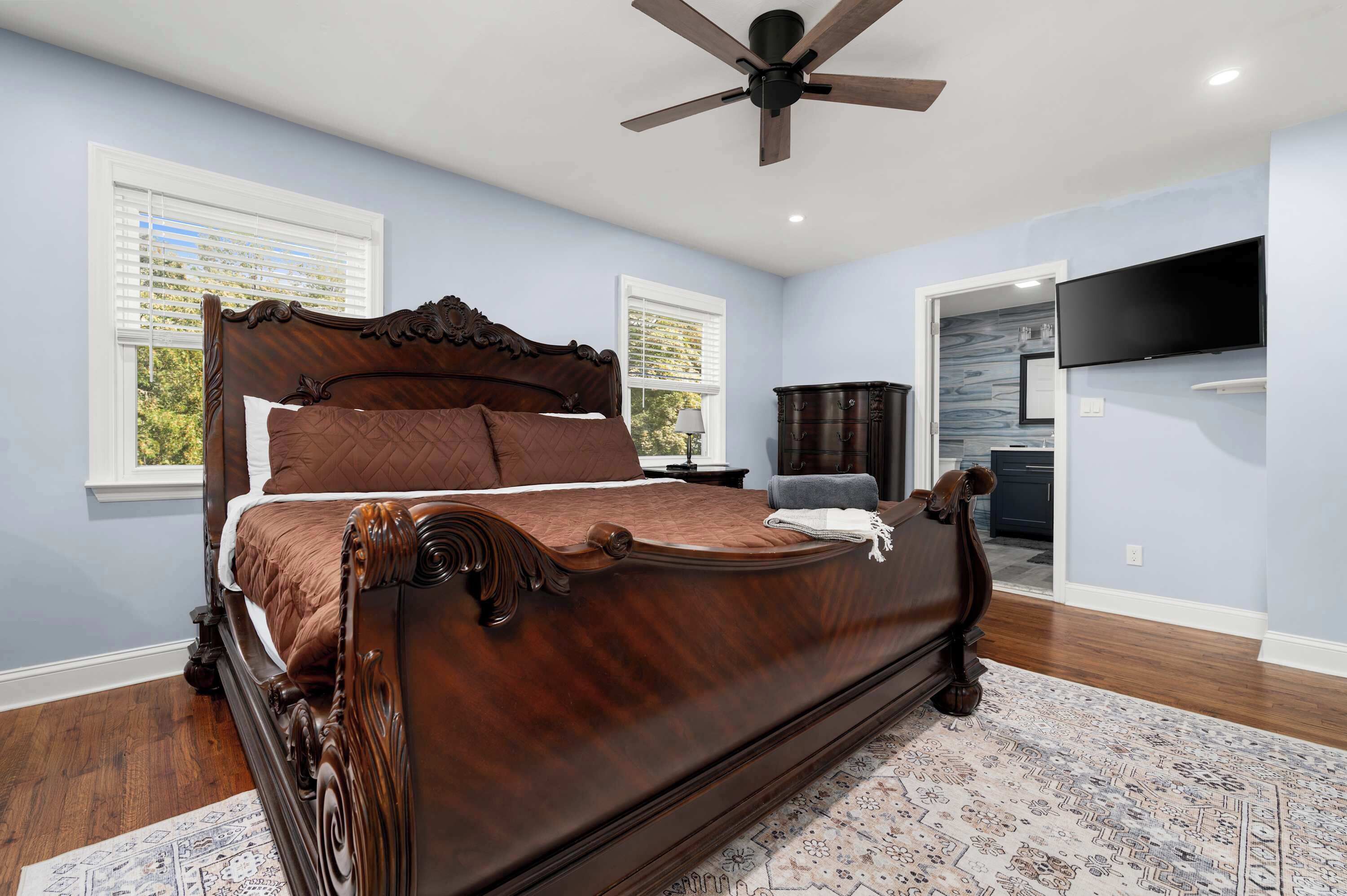 6 chambres, fer et planche à repasser, lit parapluie, Wi-Fi