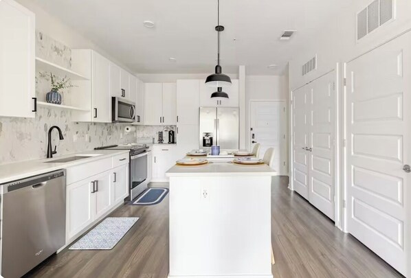 Microwave, oven, stovetop, dishwasher