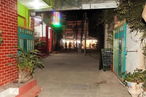 Property grounds - Deluxe Twin Room #2 (Chakshibari Thamel)