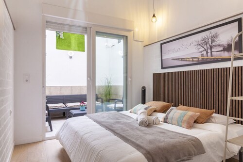 Dieses moderne Apartment in Valencia vereint zeitgenössisches Design, Komfort und eine strategische Lage, um die Stadt zu genießen.Es verfügt über ein helles Schlafzimmer, ein Wohnzimmer mit Schlafsofa und Smart-TV, eine komplett ausgestattete Küche