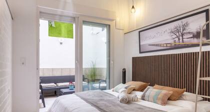 Dieses moderne Apartment in Valencia vereint zeitgenössisches Design, Komfort und eine strategische Lage, um die Stadt zu genießen.Es verfügt über ein helles Schlafzimmer, ein Wohnzimmer mit Schlafsofa und Smart-TV, eine komplett ausgestattete Küche