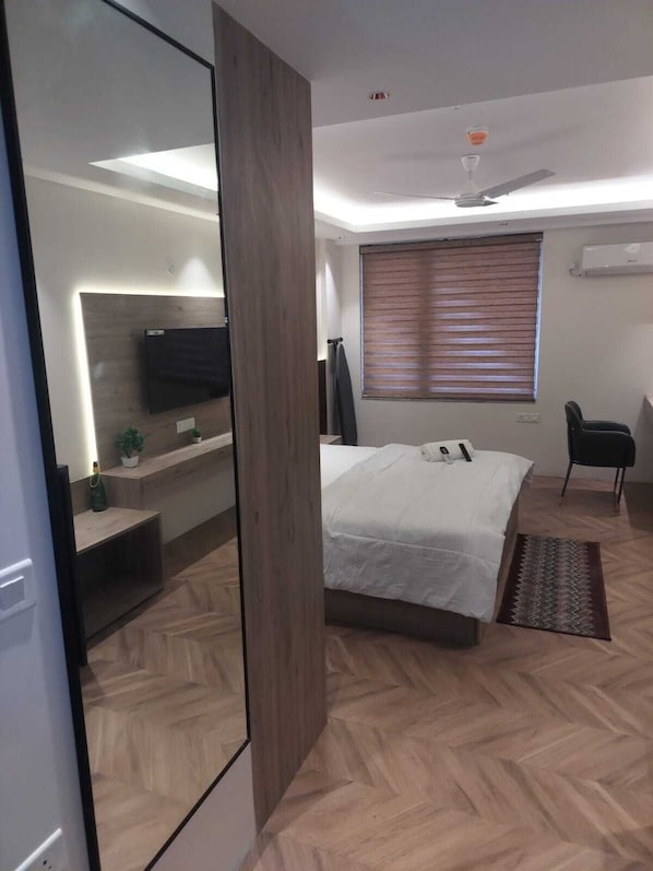 1 habitación, tabla de planchar con plancha, wifi y ropa de cama