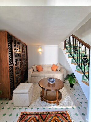 Traditional Apartment, 1 Bedroom | Living area | 30-inch Smart TV with satellite channels - AMY Brothers Appartements (Tangier)