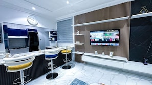 Comfort Apartment, Balcony, City View | Private kitchen | Full-size fridge, microwave, stovetop, cookware/dishes/utensils