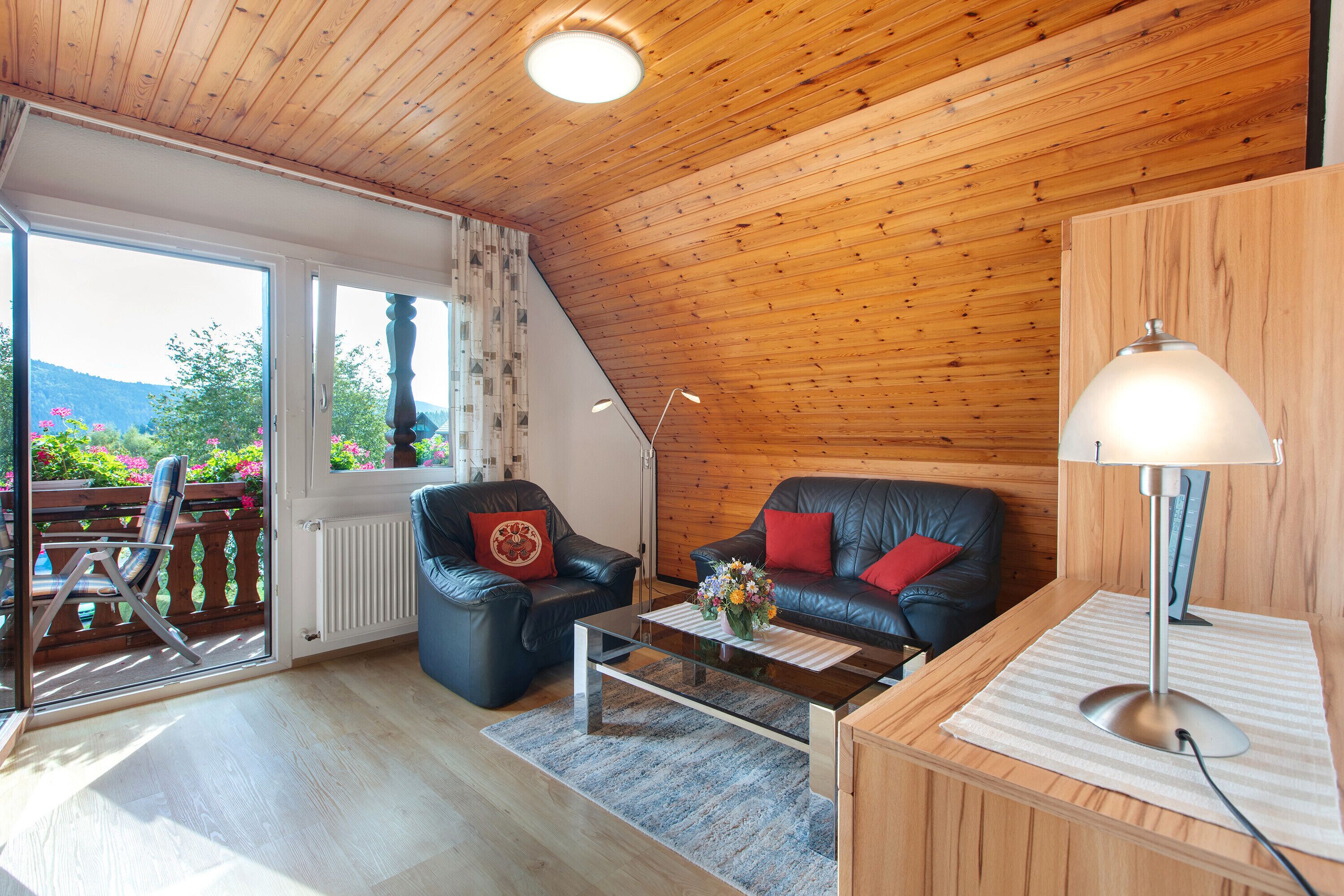 Fernseher, DVD-Player, Tischtennisplatte, Stereoanlage