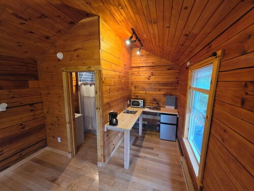 Charming Rustic Cabin #5 near canal