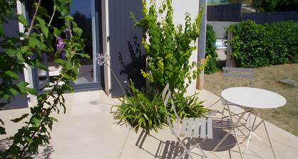 Maison d'hÎtes 'Chambre CÎté Ventoux' avec piscine et jardin partagés