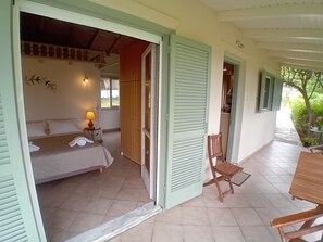 Iron/ironing board, WiFi, bed sheets - Country House 'No 4 Holiday Home' with Sea View, Wi-Fi and Air Conditioning (Methoni)