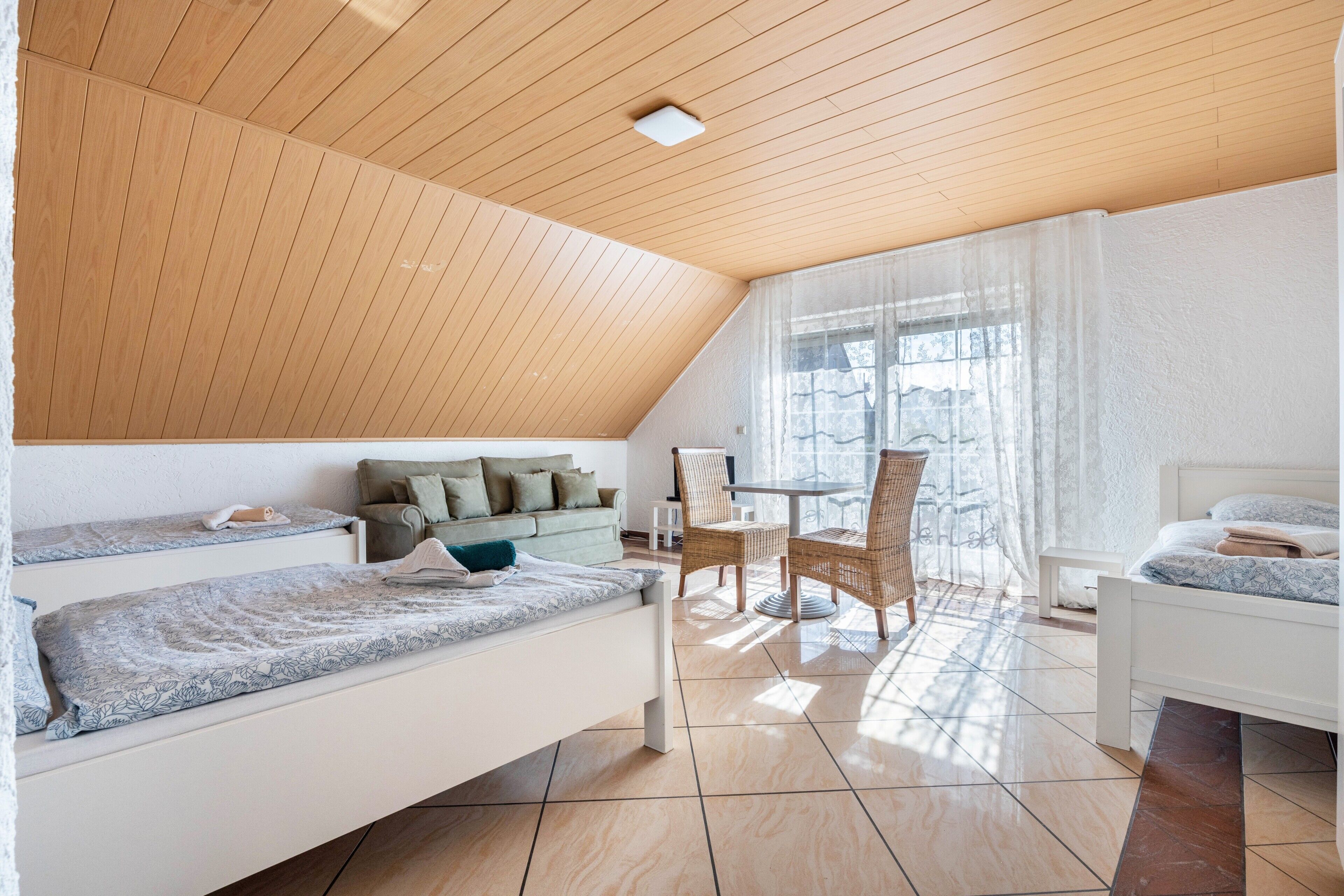 3 chambres, fer et planche à repasser, Wi-Fi, literie fournie