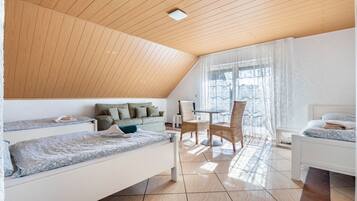 3 chambres, fer et planche à repasser, Wi-Fi, literie fournie