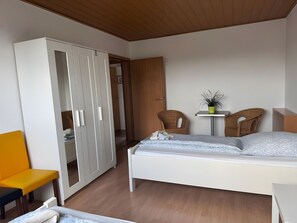 3 Schlafzimmer, Bügeleisen/Bügelbrett, WLAN, Bettwäsche