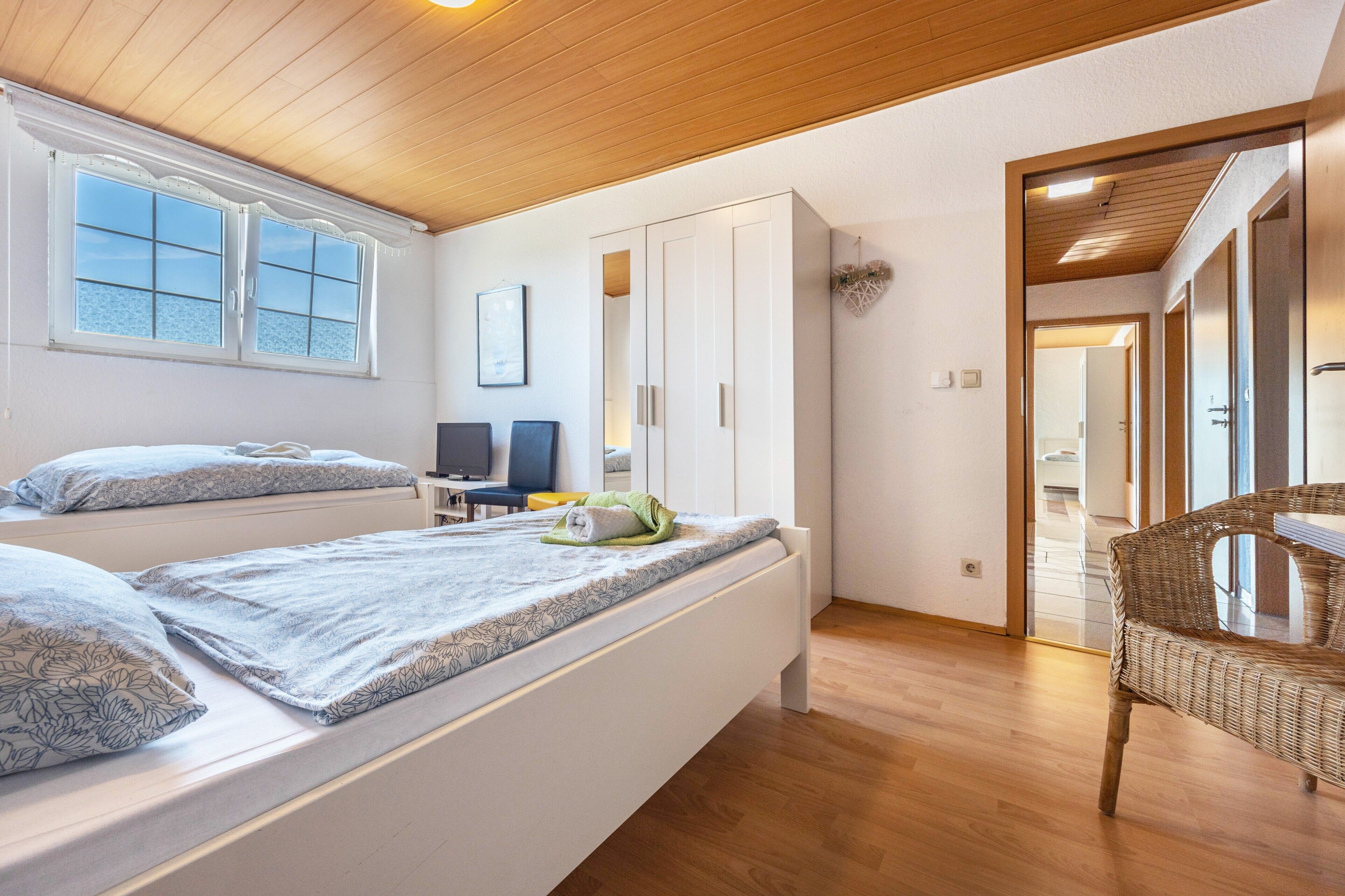 3 slaapkamers, een strijkplank/strijkijzer, wifi, beddengoed