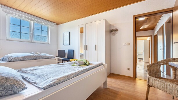 3 bedrooms, iron/ironing board, WiFi, bed sheets - Apartment '3' - Holiday Apartment Weiss (Isernhagen)