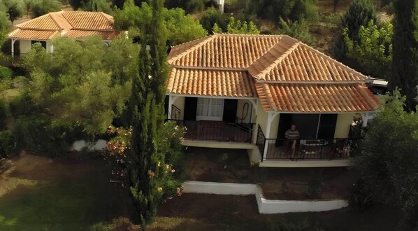 Exterior - Country House 'No 2 Holiday Home 4 Adults' with Sea View, Wi-Fi and Air Conditioning (Methoni)