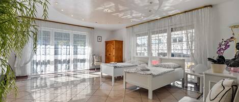 1 chambre, fer et planche à repasser, Wi-Fi, draps fournis