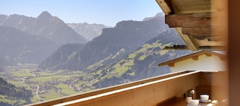 Holiday Home 'Zillertalblick' with Mountain View, Private Terrace and Wi-Fi