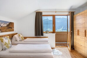 4 室のベッドルーム、WiFi、ベッドシーツ
