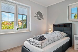 2 bedrooms, WiFi, bed sheets