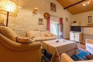 Télévision, cheminée