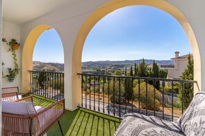 Property grounds - Apartamento en Mijas con vistas a la montaña, Wi-Fi y aire acondicionado (Las Lagunas de Mijas)