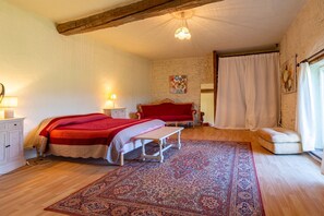 2 quartos, ferros/tábuas de passar roupa, Wi-Fi, roupa de cama