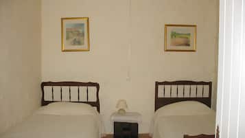 2 quartos, ferros/tábuas de passar roupa, Wi-Fi, roupa de cama