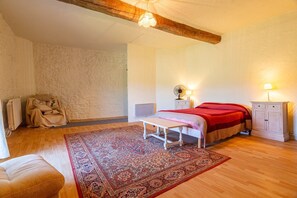 2 chambres, fer et planche à repasser, Wi-Fi, literie fournie