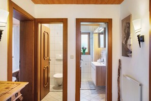 Shower, free toiletries, hair dryer, towels