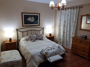 3 dormitorios, tabla de planchar con plancha, wifi y ropa de cama