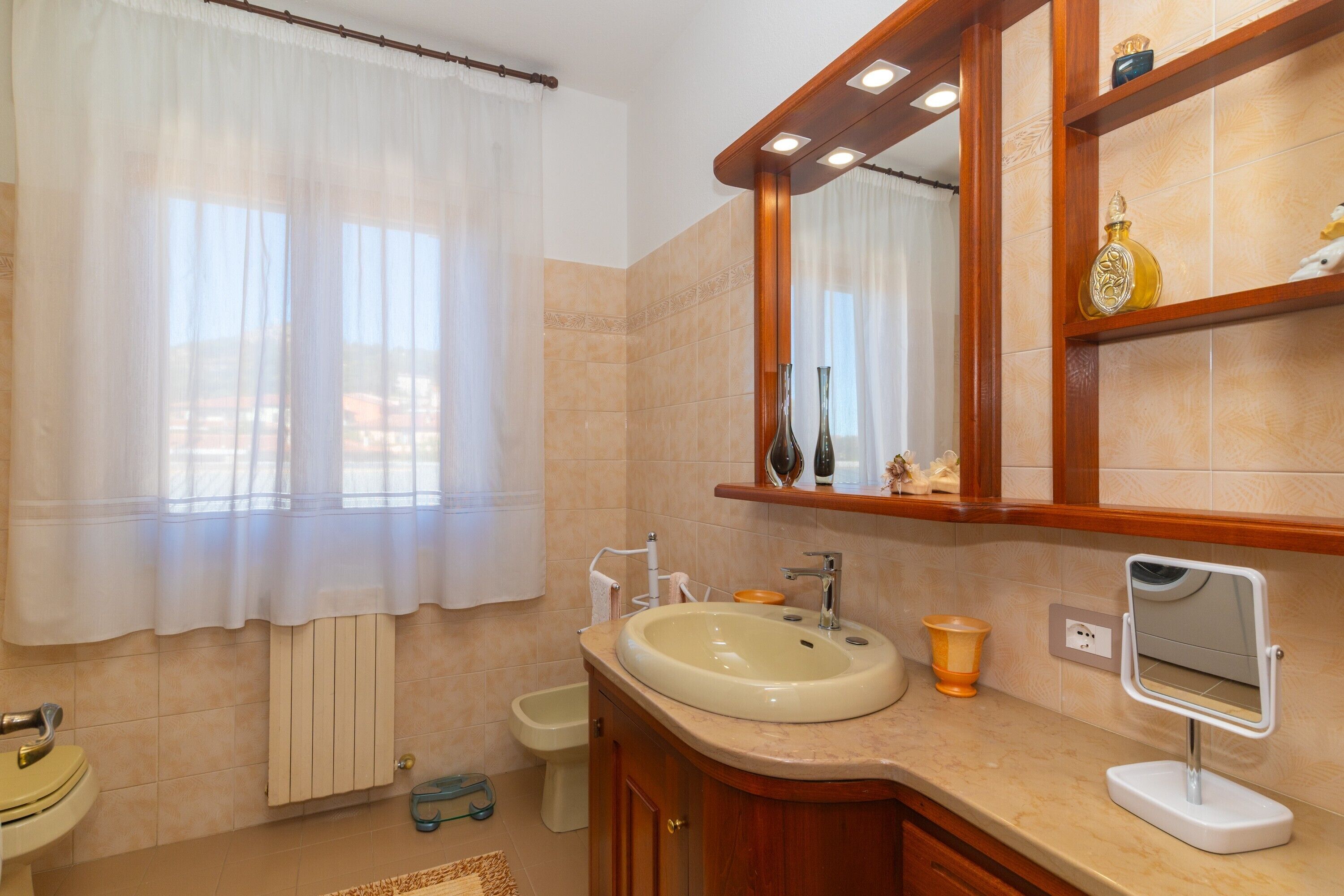 Ducha, secador de pelo, toallas