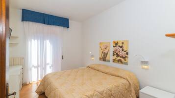 2 chambres, fer et planche Ă repasser, Wi-Fi, draps fournis