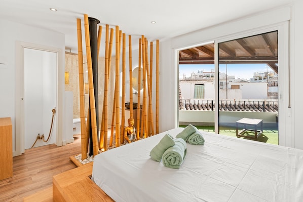 3 bedrooms, iron/ironing board, WiFi, bed sheets - Village house, 100m from the beach, with Wi-Fi and air conditioning (Estepona)