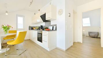 Kühlschrank, Ofen, Herdplatte, Geschirrspüler