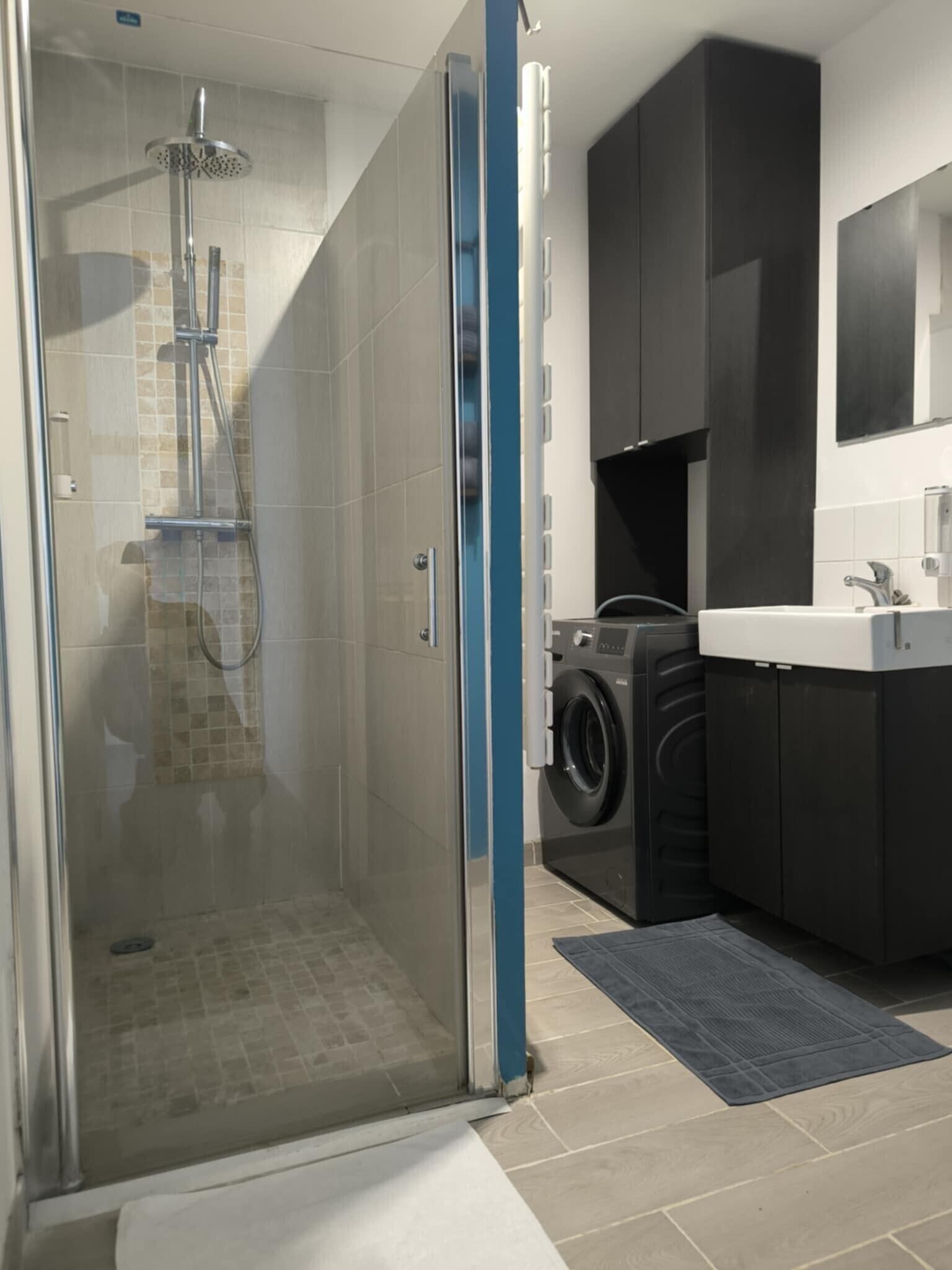 Bruser, gratis toiletartikler, hårtørrer, håndklæder