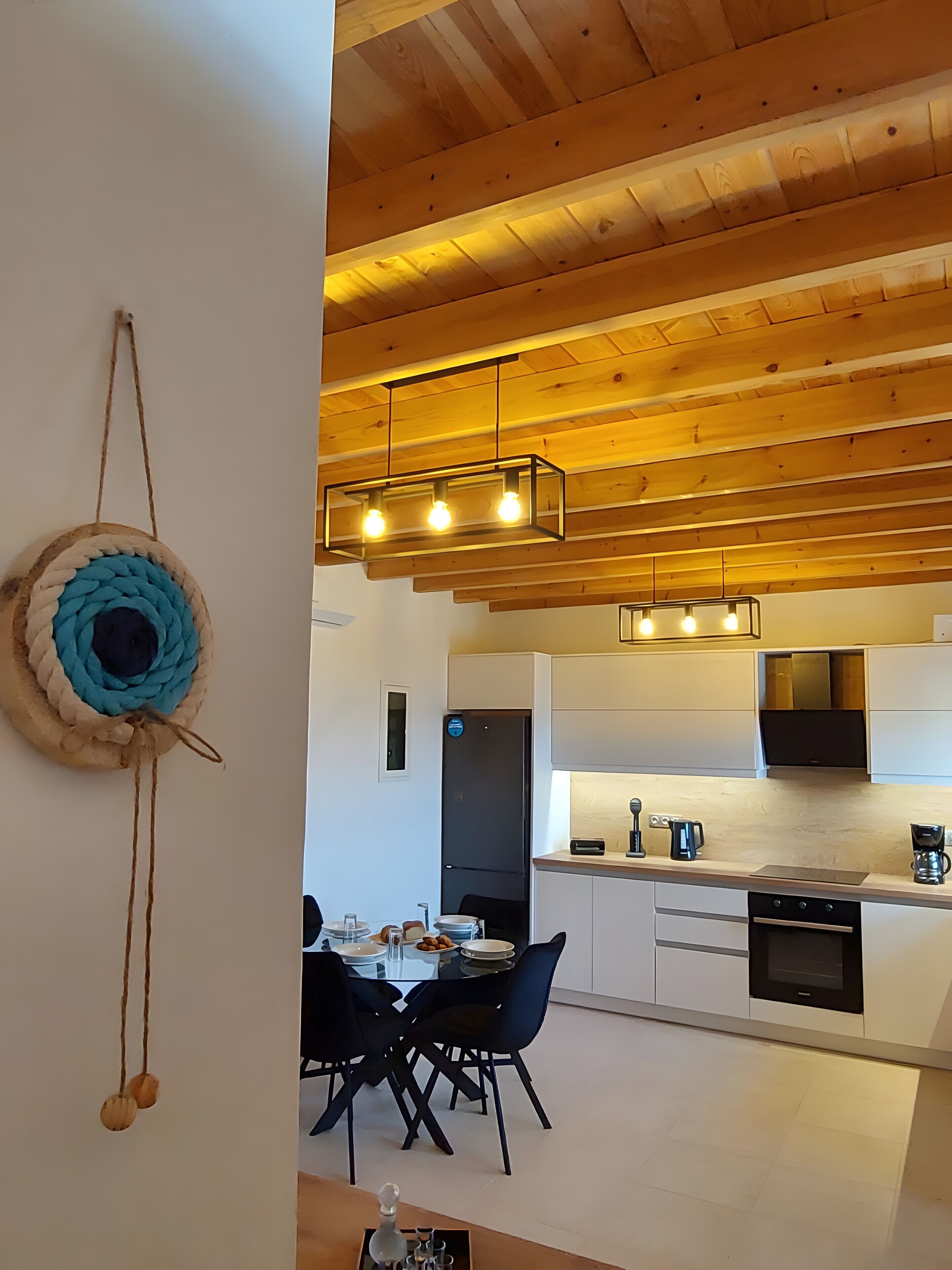 Fridge, oven, dishwasher, coffee/tea maker