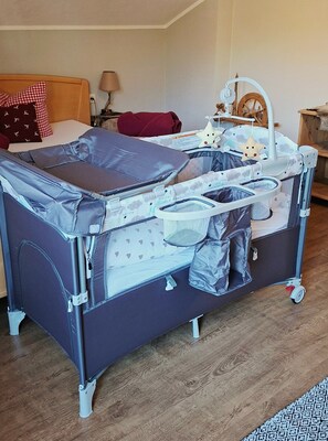3 bedrooms, desk, WiFi, bed sheets - Holiday Home 'Xxl-appartement Moarhof' with Mountain View, Private Terrace and Wi-Fi (Acereto)
