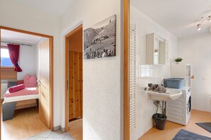 3 bedrooms, desk, WiFi, bed sheets