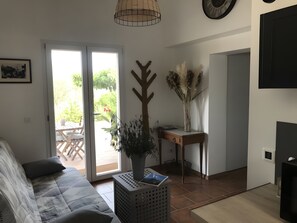 Fernseher, Tischtennisplatte