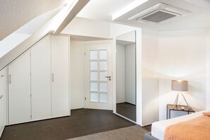 2 chambres, fer et planche à repasser, Wi-Fi, draps fournis