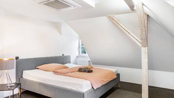 2 Schlafzimmer, Schreibtisch, Bügeleisen/Bügelbrett, WLAN