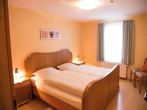 2 bedrooms, WiFi, bed sheets