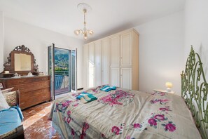 1 غرفة نوم ومكتب ومكوا ة/لوح كي وواي فاي