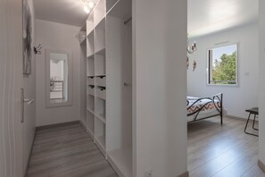 1 bedroom, iron/ironing board, WiFi