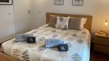 1 Schlafzimmer, BĂŒgeleisen/BĂŒgelbrett, WLAN, BettwĂ€sche