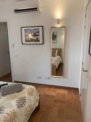 1 makuuhuone, silitysrauta/-lauta, Wi-Fi, vuodevaatteet